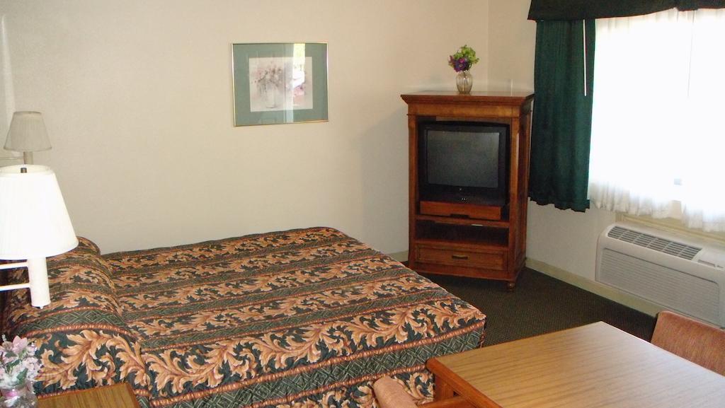 Parkside Inn Fresno Room photo
