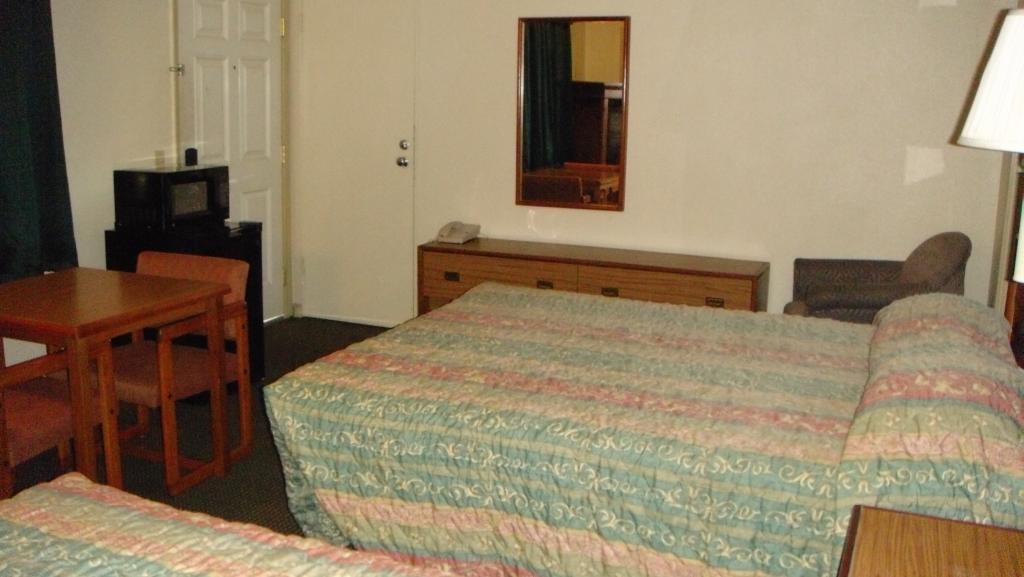 Parkside Inn Fresno Room photo