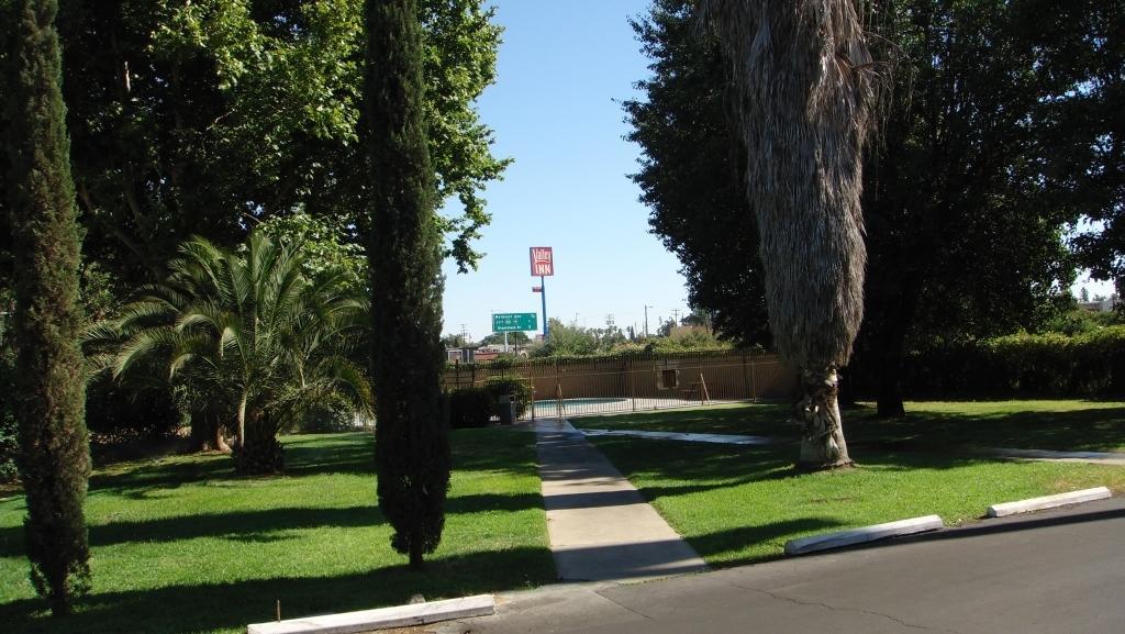Parkside Inn Fresno Exterior photo